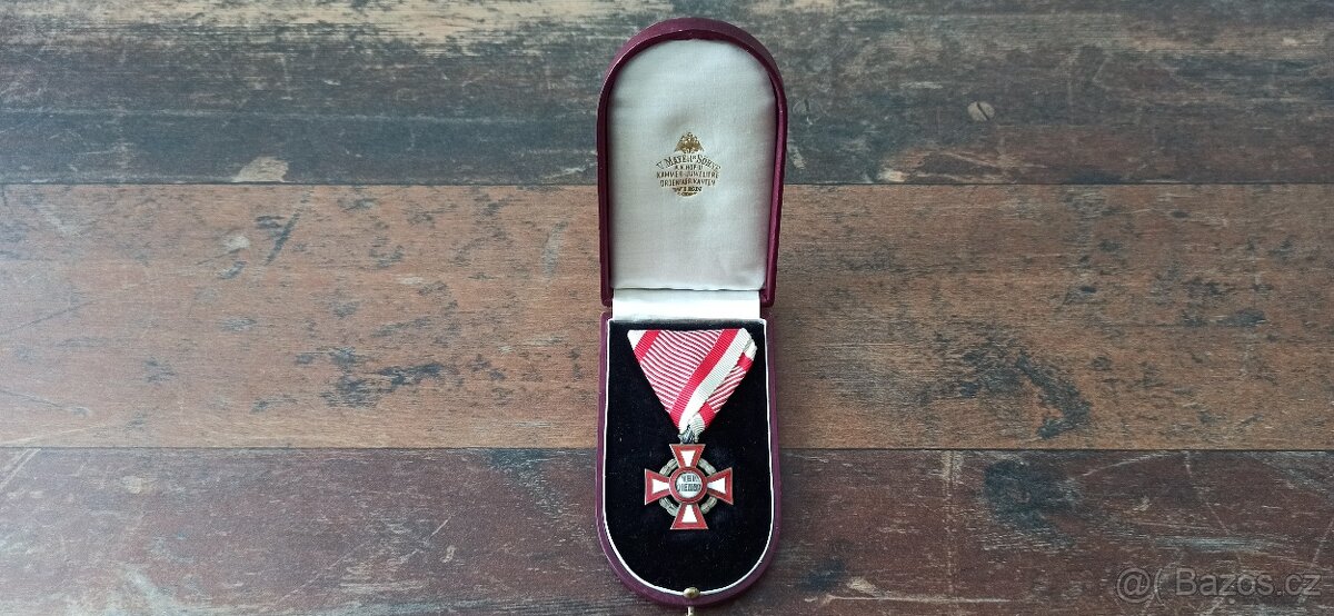 Rakousko Uhersko Vojenský záslužný kříž v etui. - 2