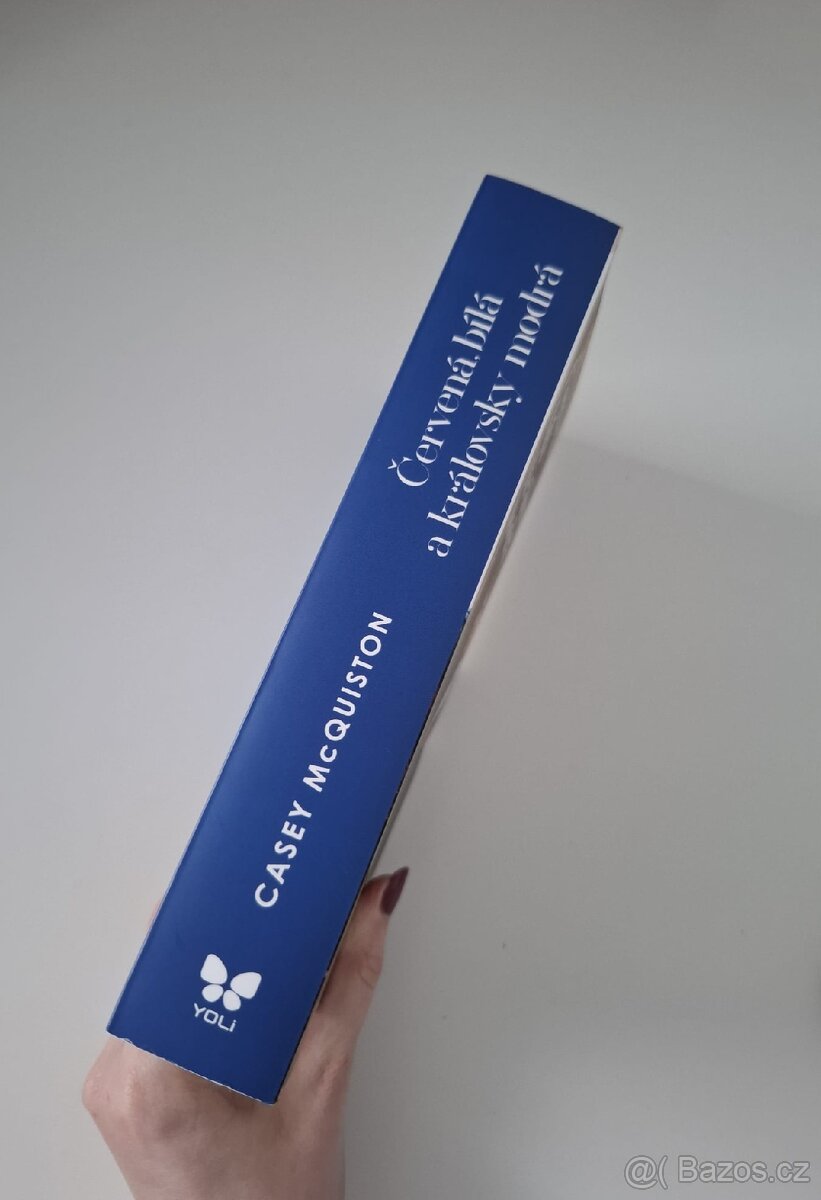 Kniha Červená, bílá a královsky modrá - 2