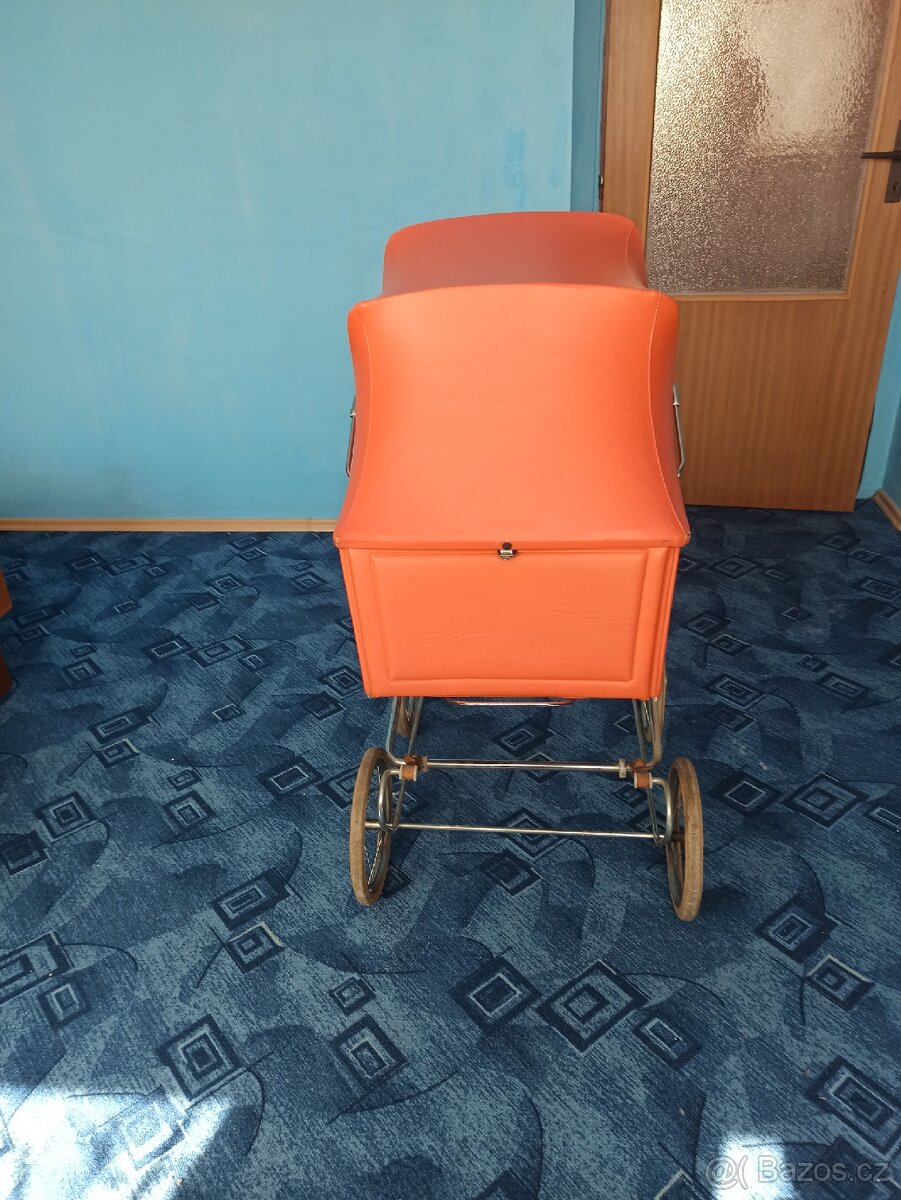Retro kočárek LIBERTA. - 2