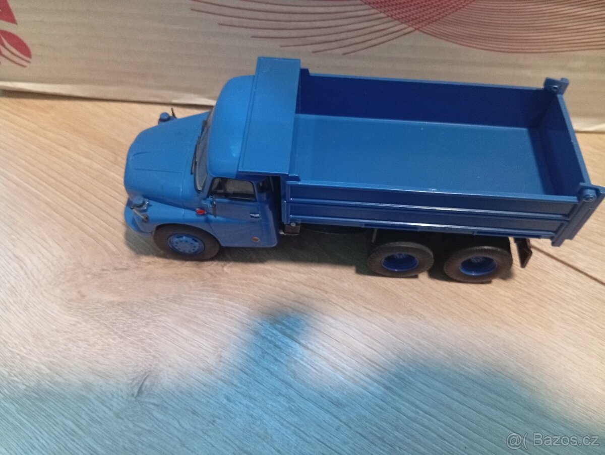 Modely aut 1:43 od DeAgostiny a abrex ..... - 2