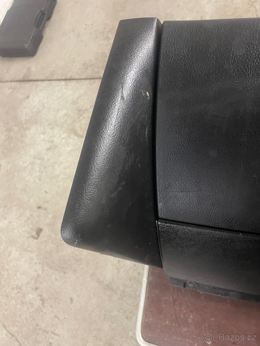 Kastlík spolujezdce VW Bora & Golf 4 - 2