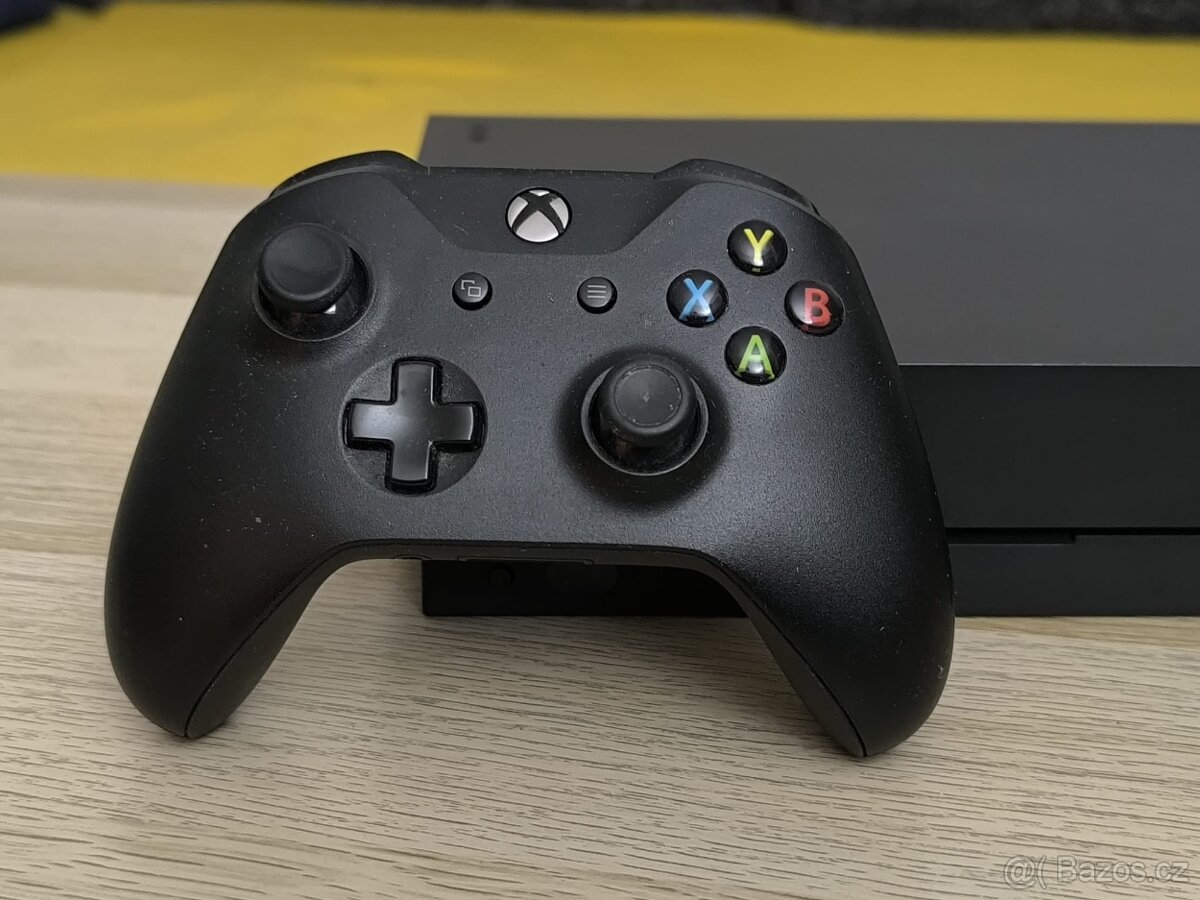 Xbox one x 1TB - 2