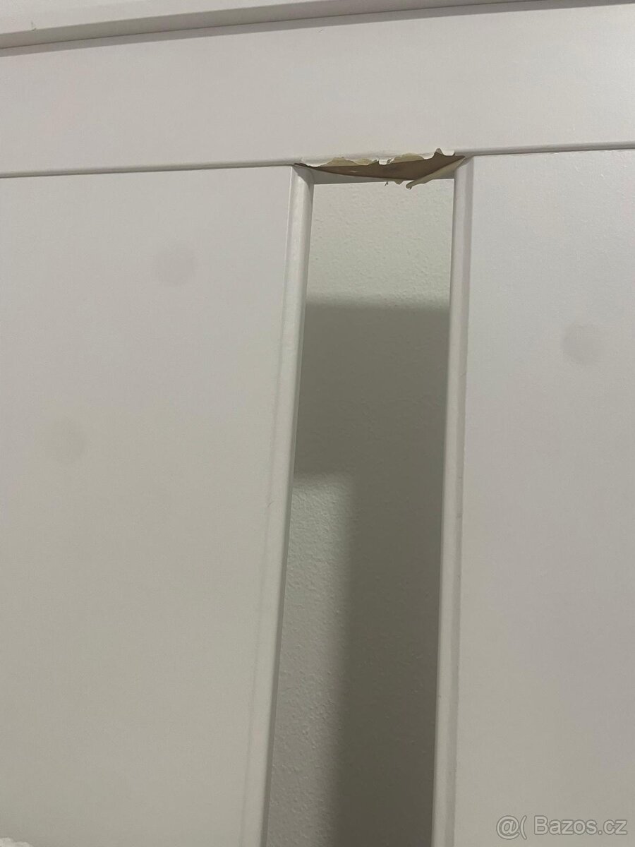 Bílá postel -IKEA - 2