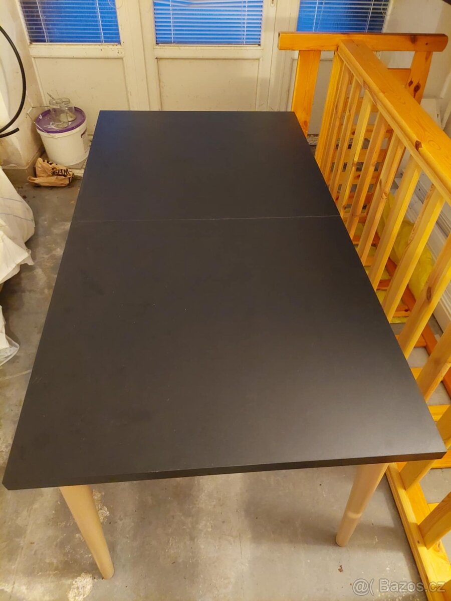 Jídelní stůl a 6 židli - 2