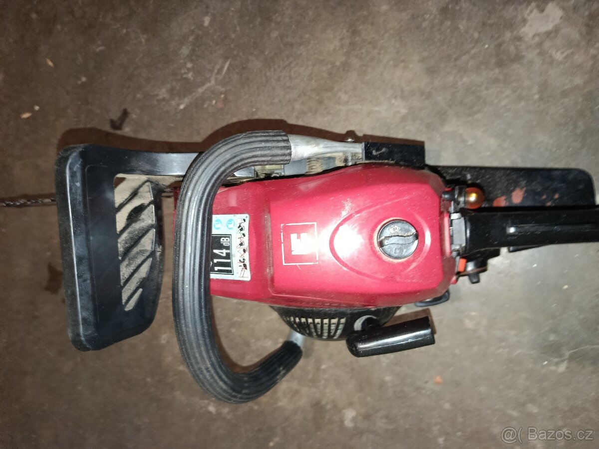 Benzínová motorová pila Einhell - 2