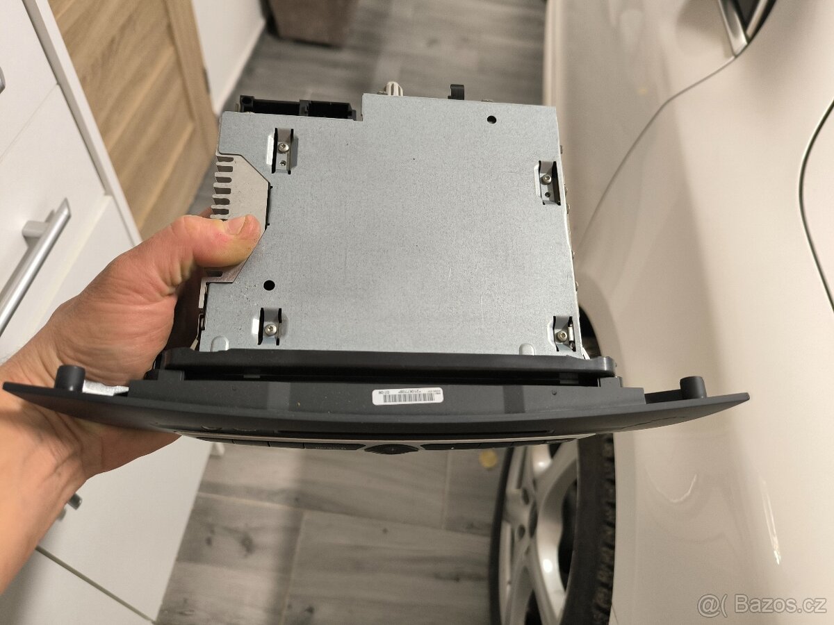 Rádio z Renault laguna III - 2