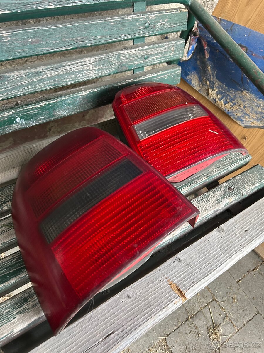 Audi a4 zadní světlo pravé - 2