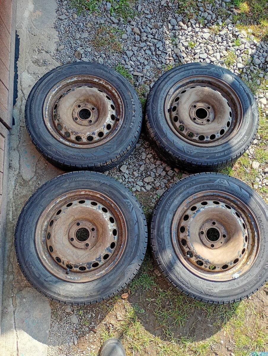 Prodám 165/70R14C Nexen zimní - 2