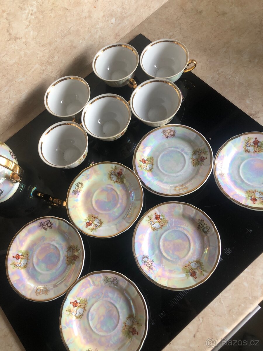 Sada porcelánu s perletí TITOV 13 kusů. - 2