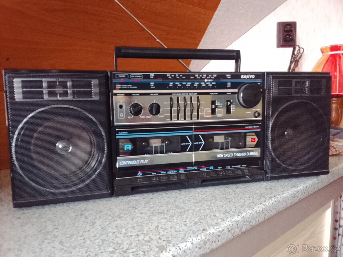 Radiomagnetofon SANYO - 2