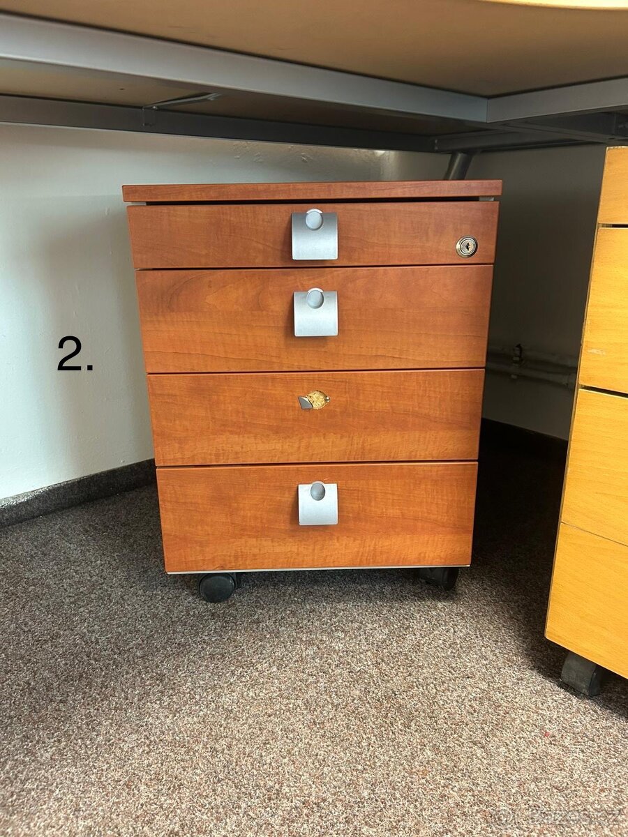 Nábytek z kanceláře vše je jednotlivě k prodeji - 2