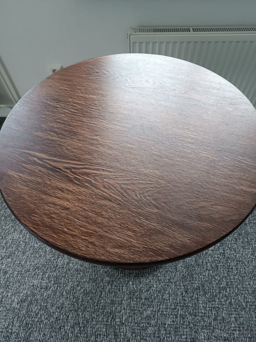 Kulatý stůl a 2 polokřesla - 2