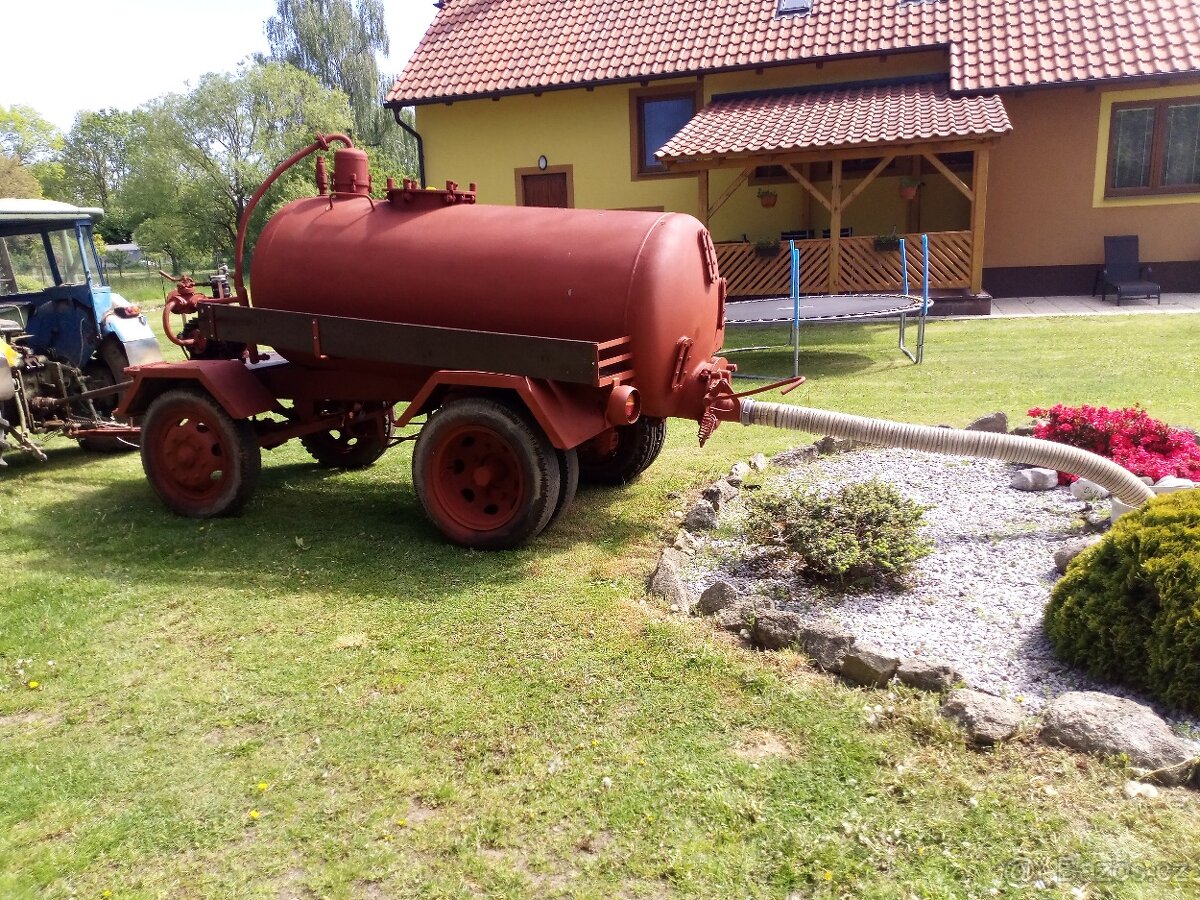 Fekální vůz za traktor - 2