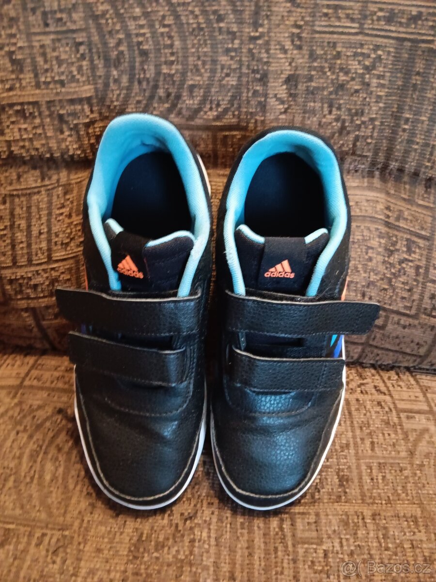 Chlapecké Adidas boty vel. 5a1/2 - 2