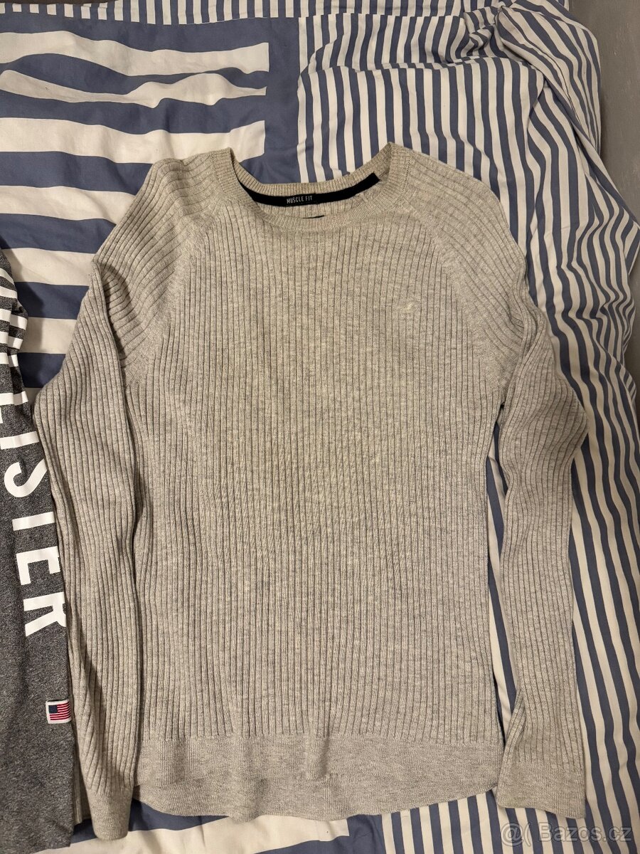 Hollister trička a svetr - 2