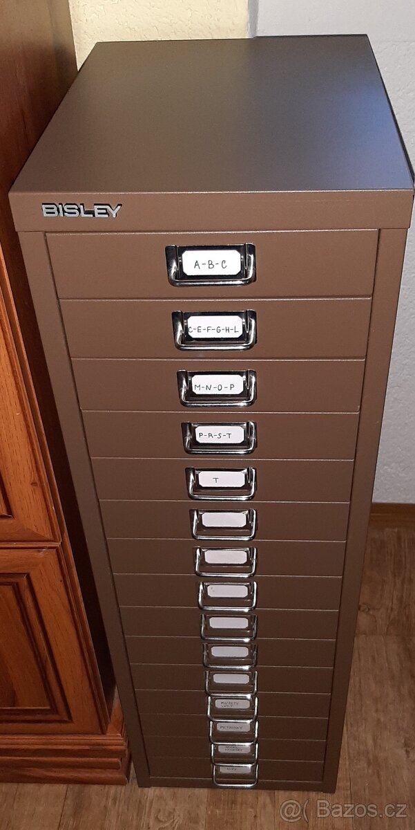 ZÁSUVKOVÁ SKŘÍŇKA BISLEY - 2