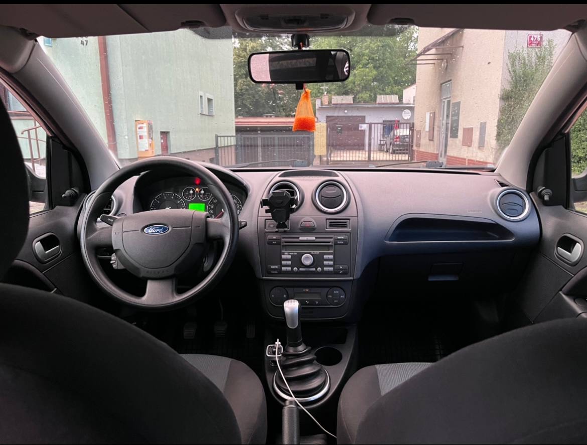 Ford fiesta 1.3 51kw - 2