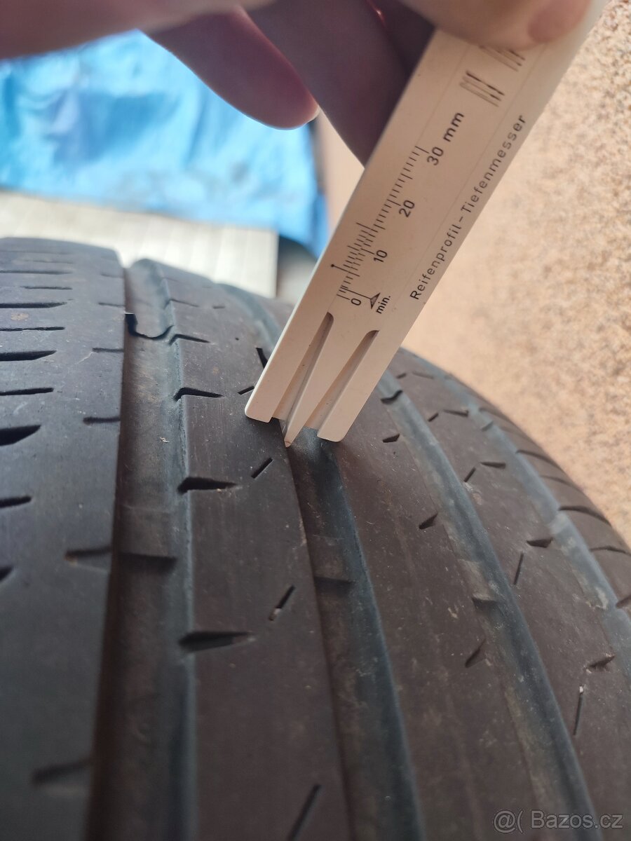 Prodám letní pneu Maxxis 235/55/17 - 2