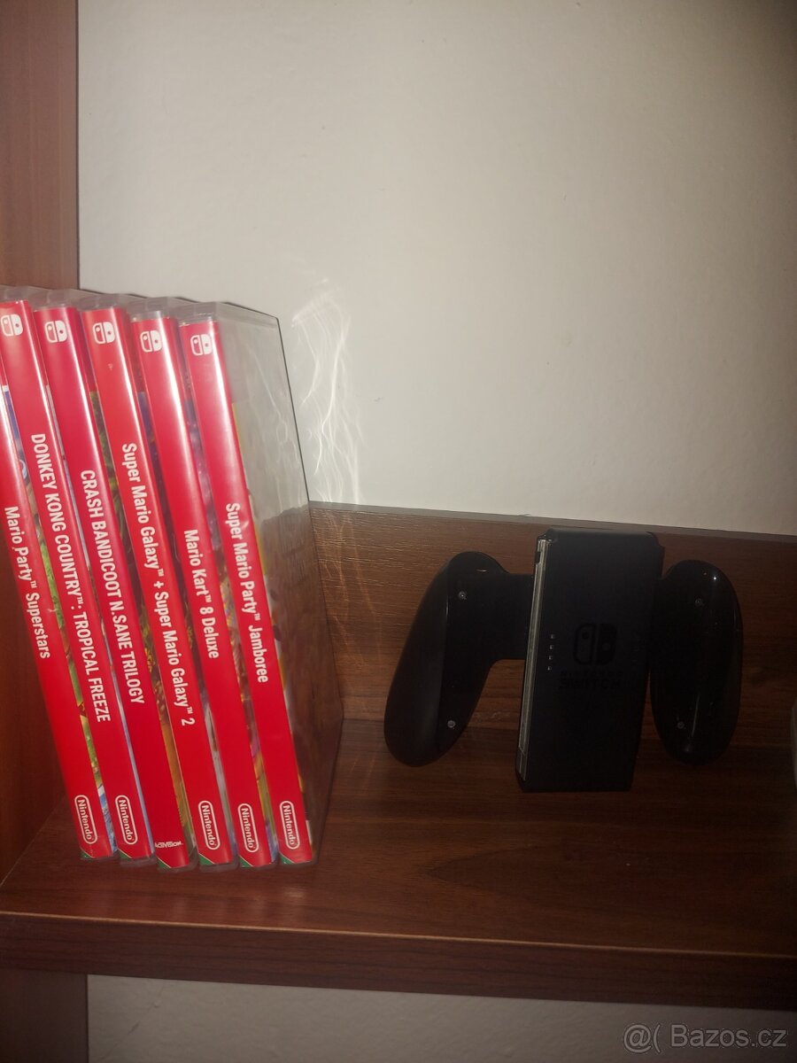 Herní konzole Nintendo switch s příslušenstvím - 2