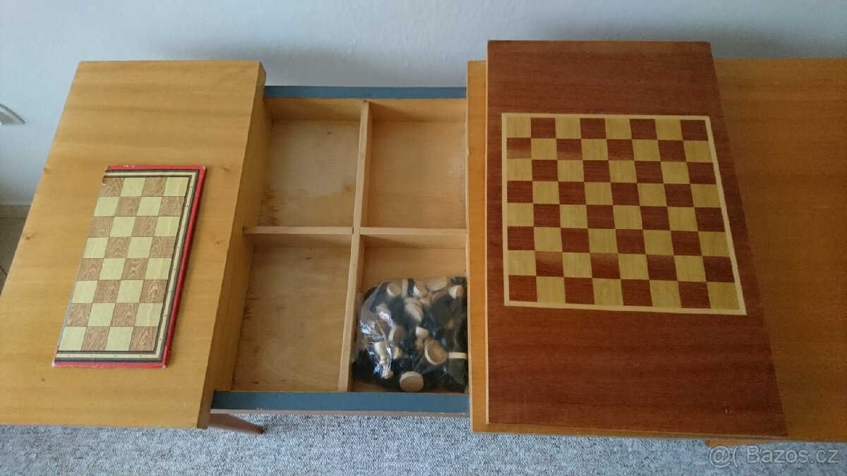 Retro konferenční stůl s šachovnicí - 2