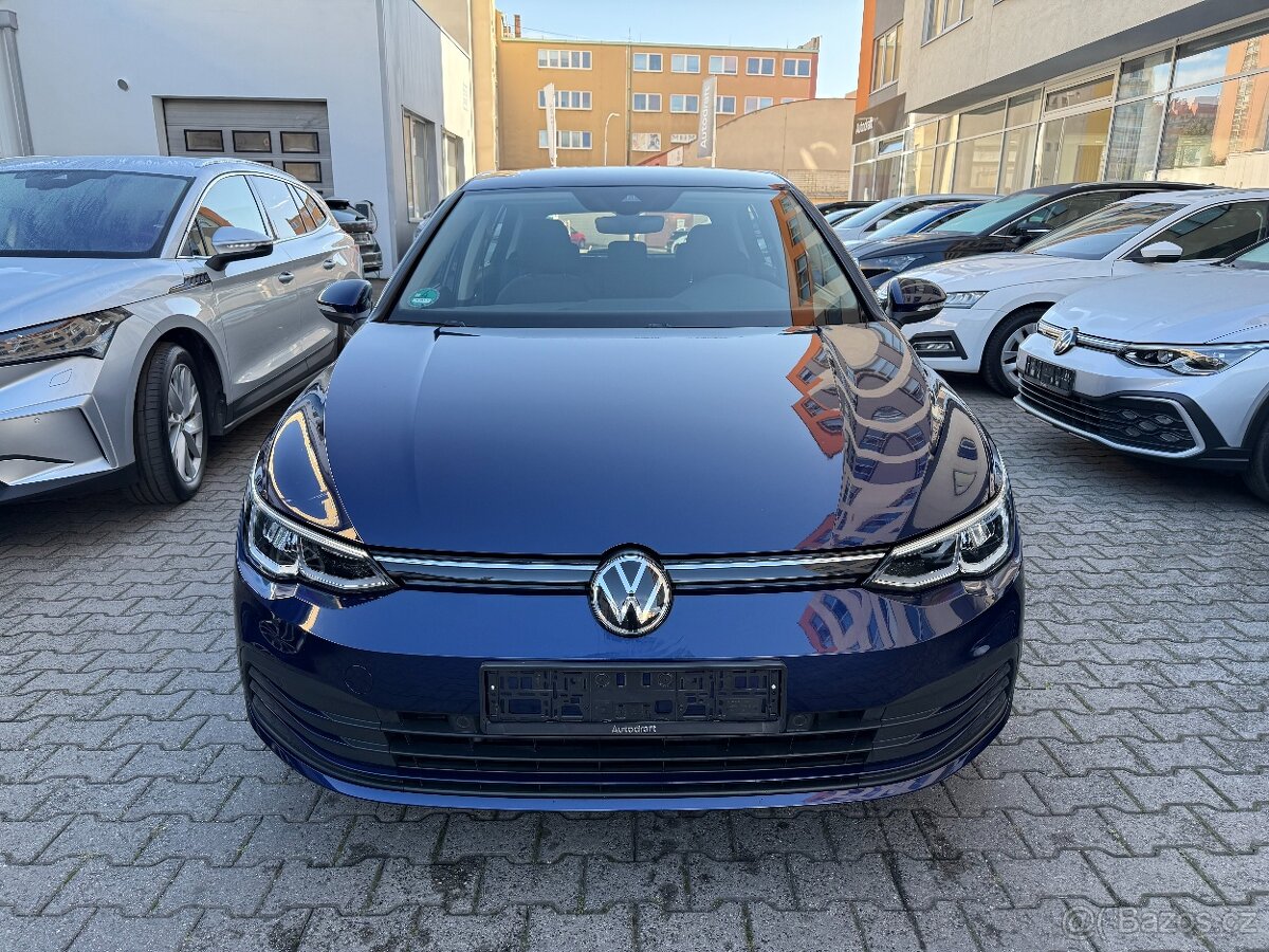 VW Golf 8 1.5TSI 96kW Full LED 89tkm Man. - záruka Autodraft - 2