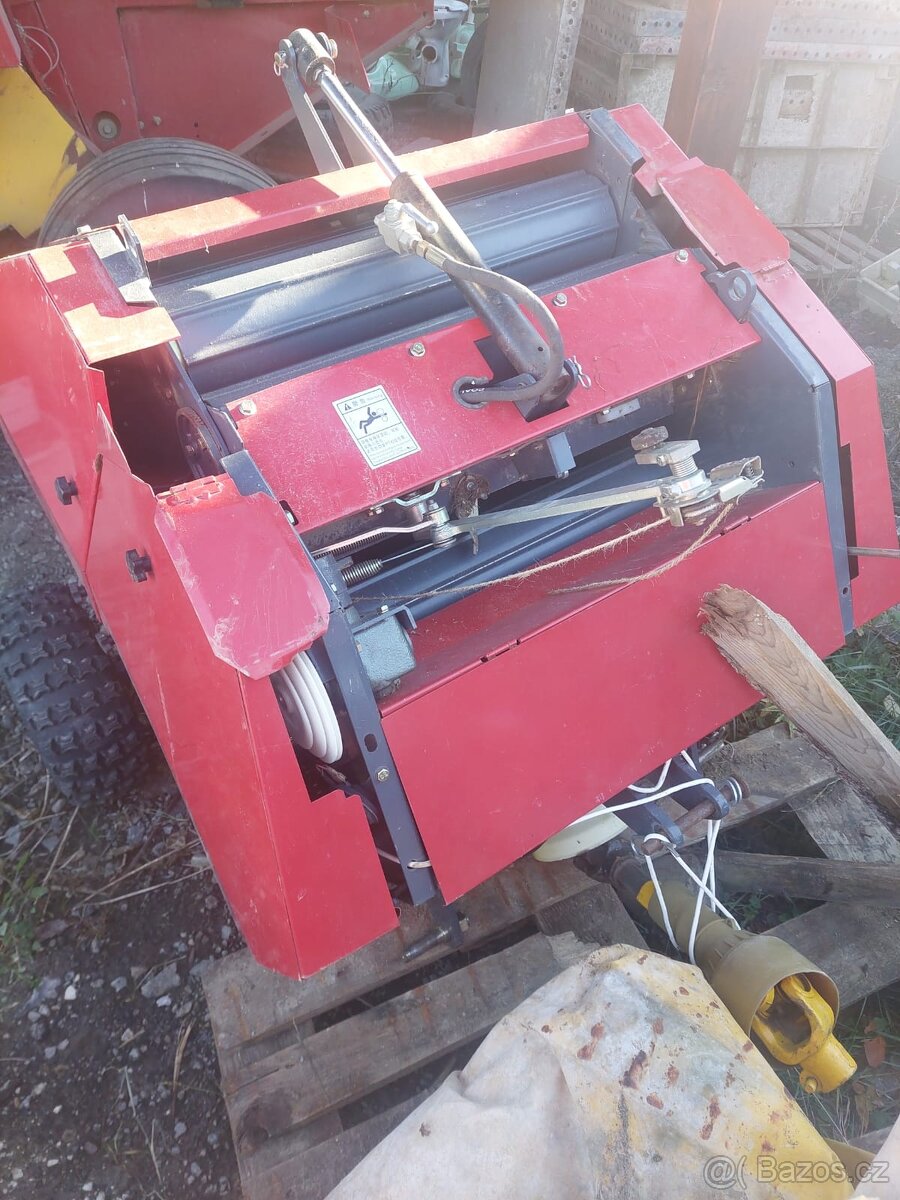 Malý lis na seno nebo slámu - 2