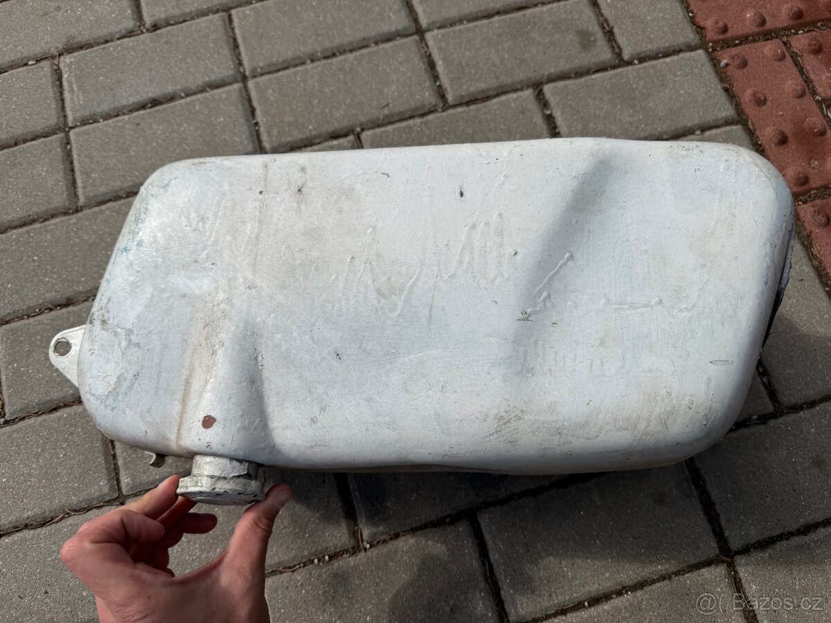 Nádrž Jawa mustang - 2