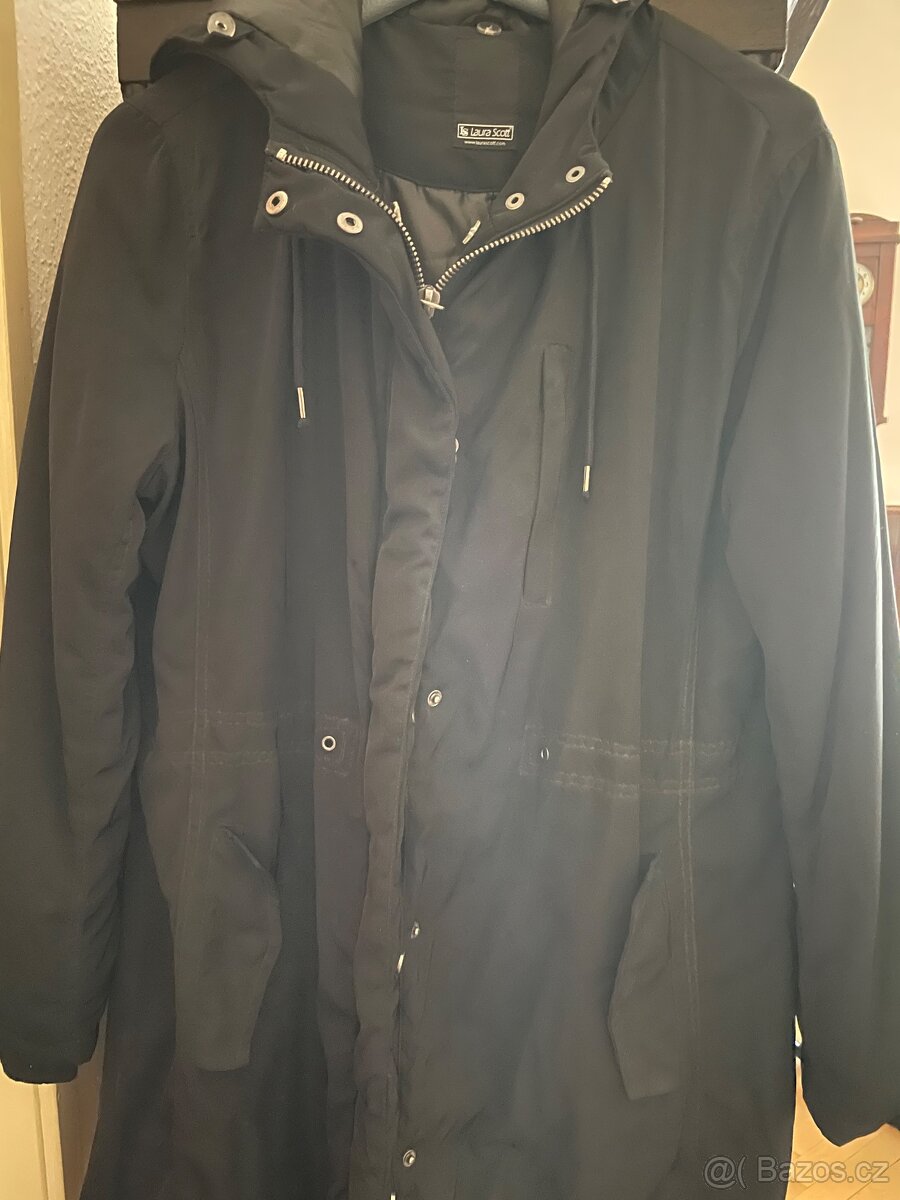 Černý kabát -bunda s kapucí - 2