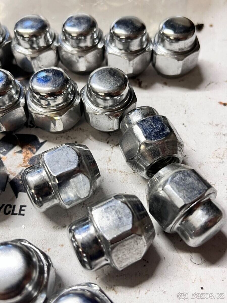 20x matice matky Mazda CX5 - 2