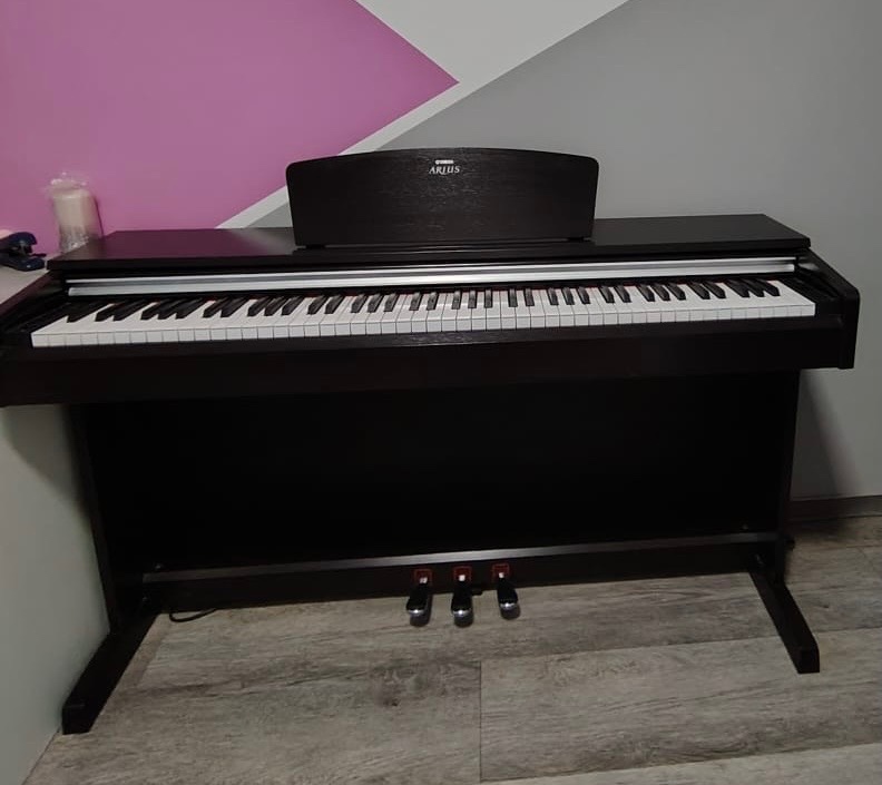 Yamaha Arius YDP-141 - 2