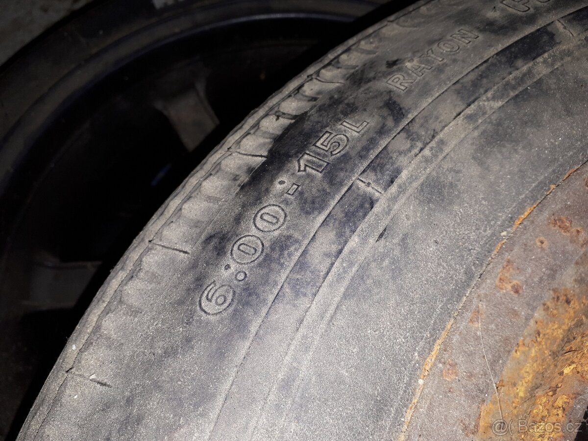 Prodám jedno kolo na Volkswagen Brouk - 2