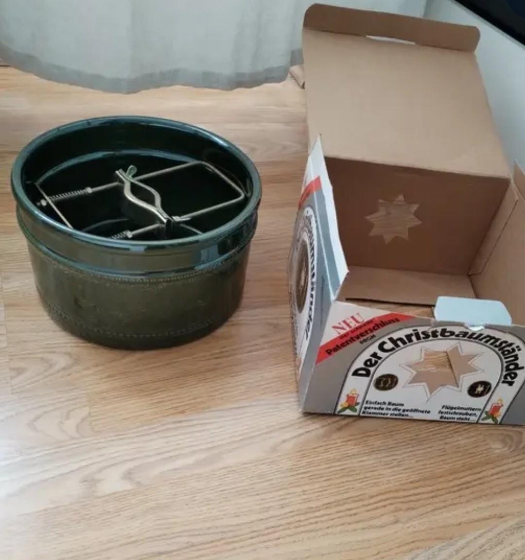 Stojan na vánoční stromeček keramický. - 2