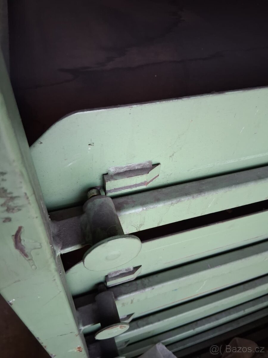 Regál 120x80 s výsuvnými policemi - 2