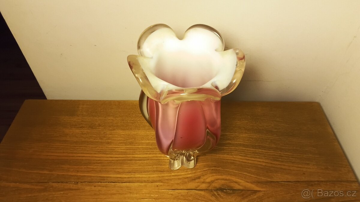 Hutní sklo ,váza . - 2