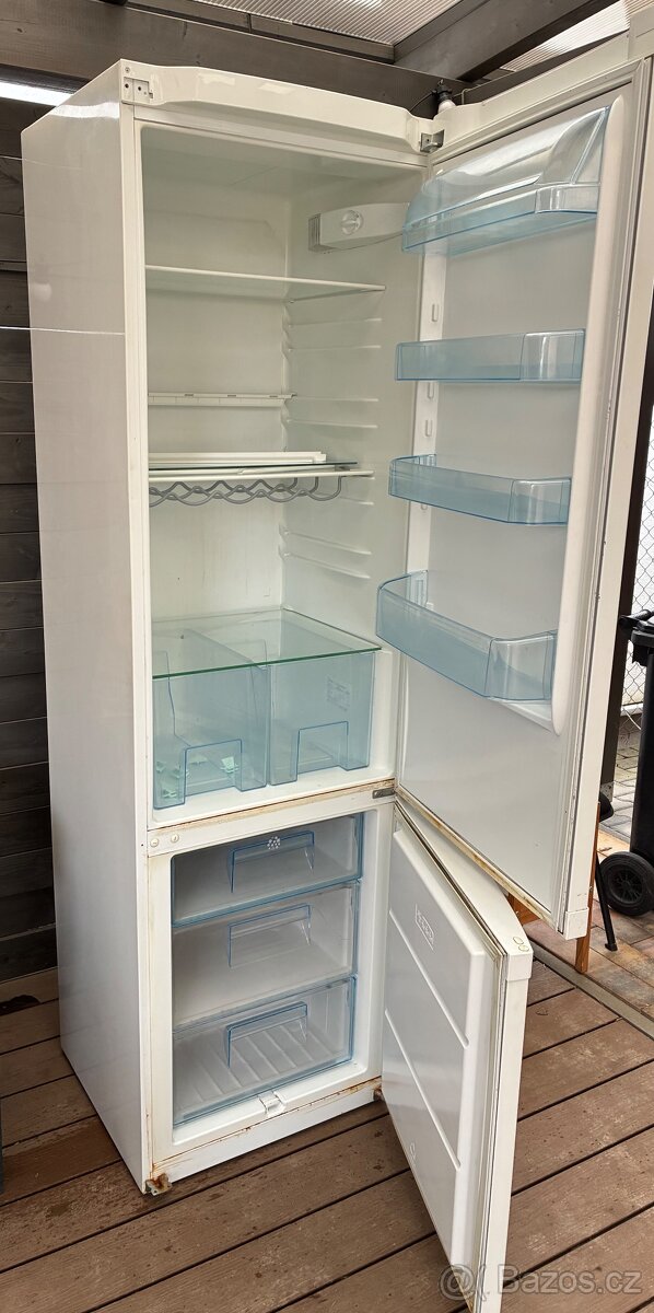 Lednice s mrazákem Electrolux ERB40003W8 - 2