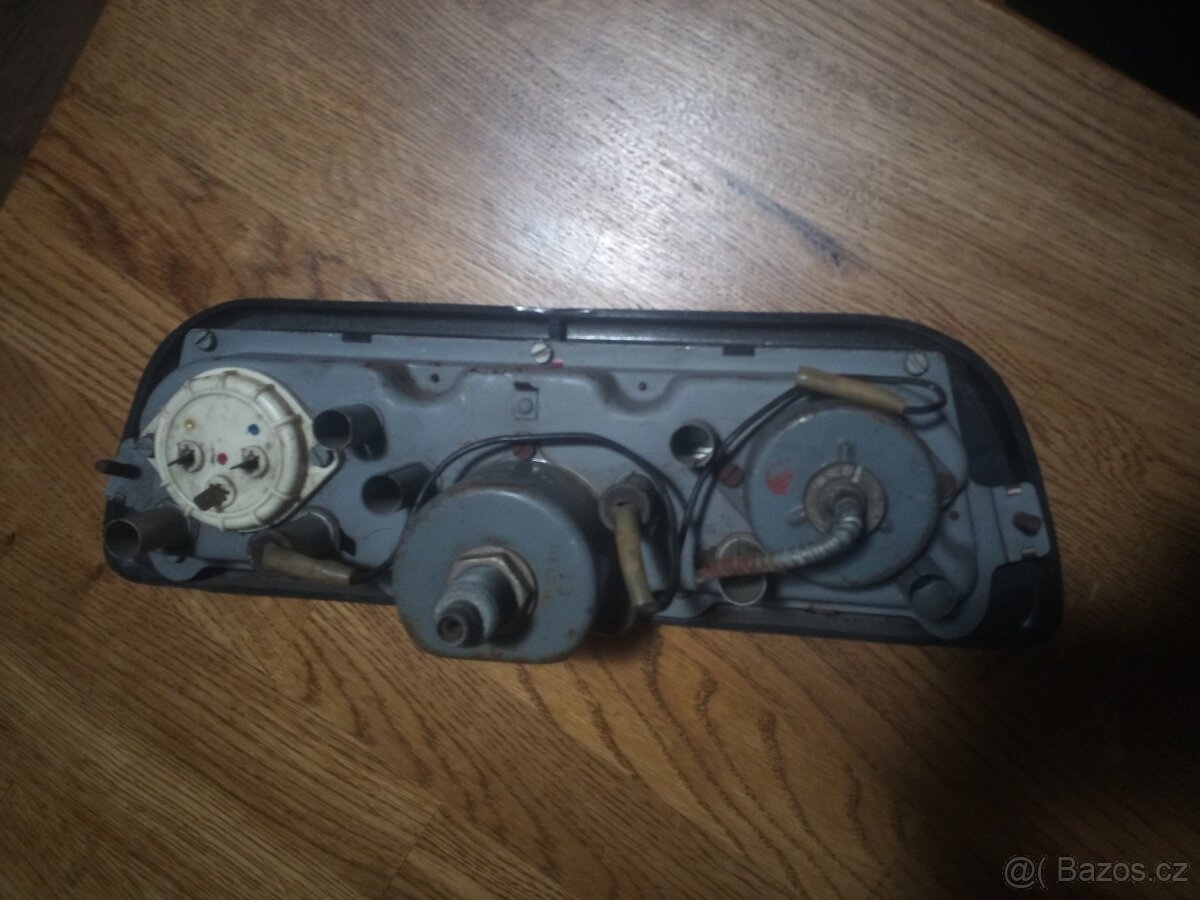 Prodam budíky na škoda 1000mb - 2