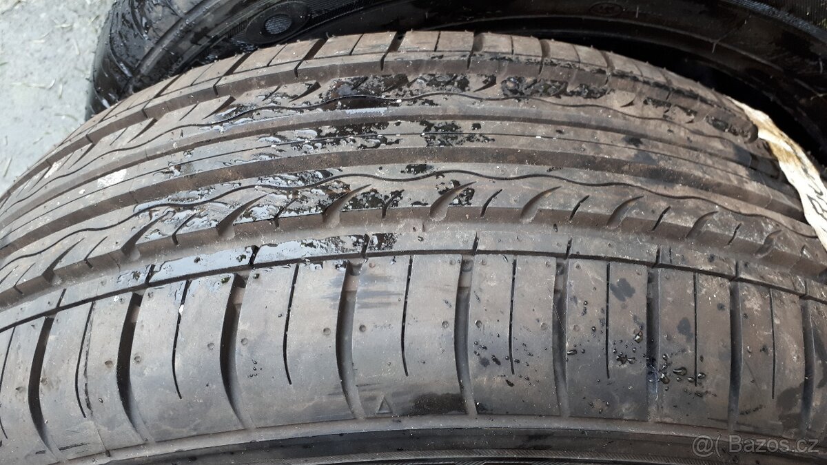 Letní pneu 215/50 R 17 - 2
