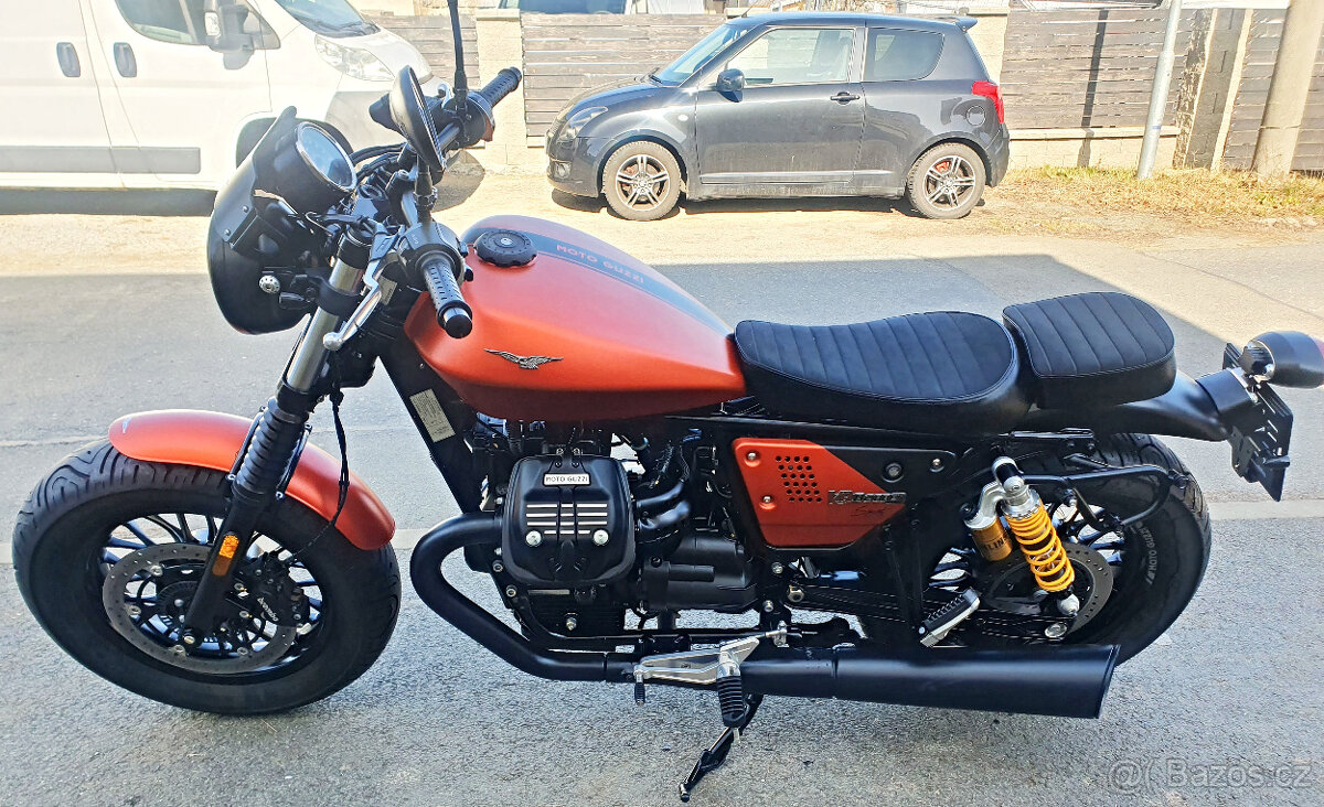 Moto Guzzi V9 Bobber Sport - 2