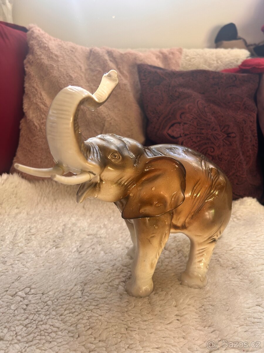 Porcelánový slon Royal Dux - 2