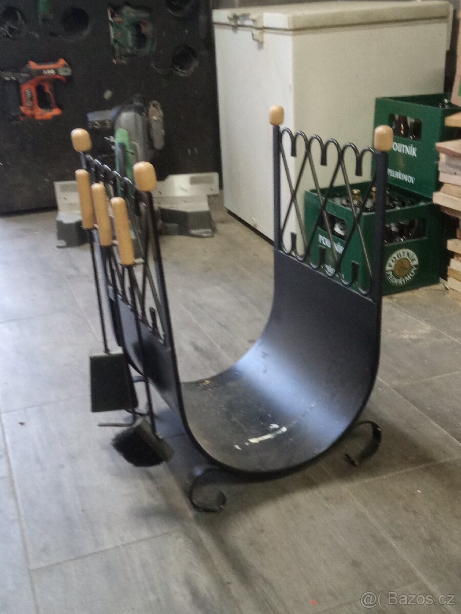 Držák na dřevo - 2