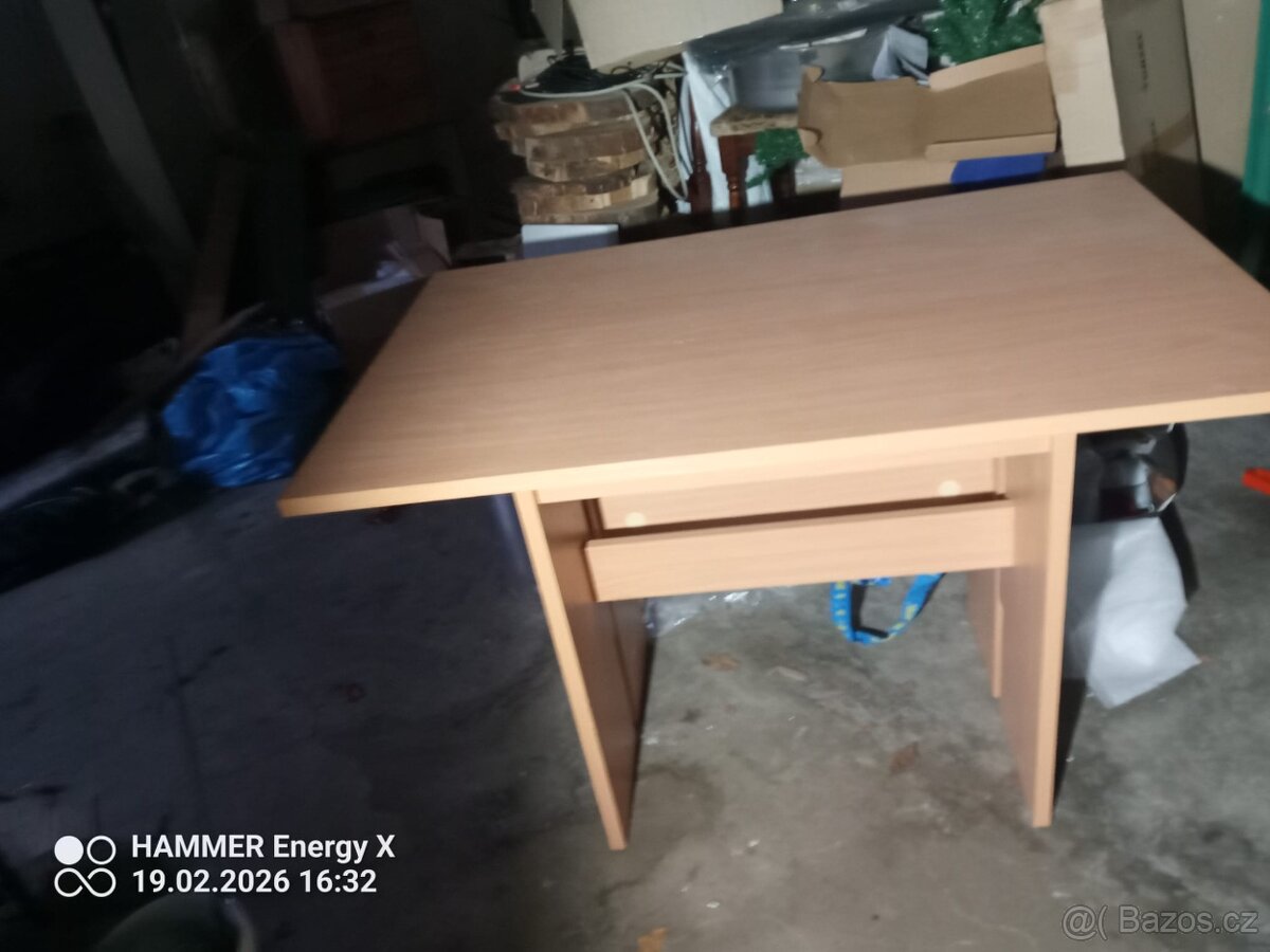 Jídelní stůl - 2