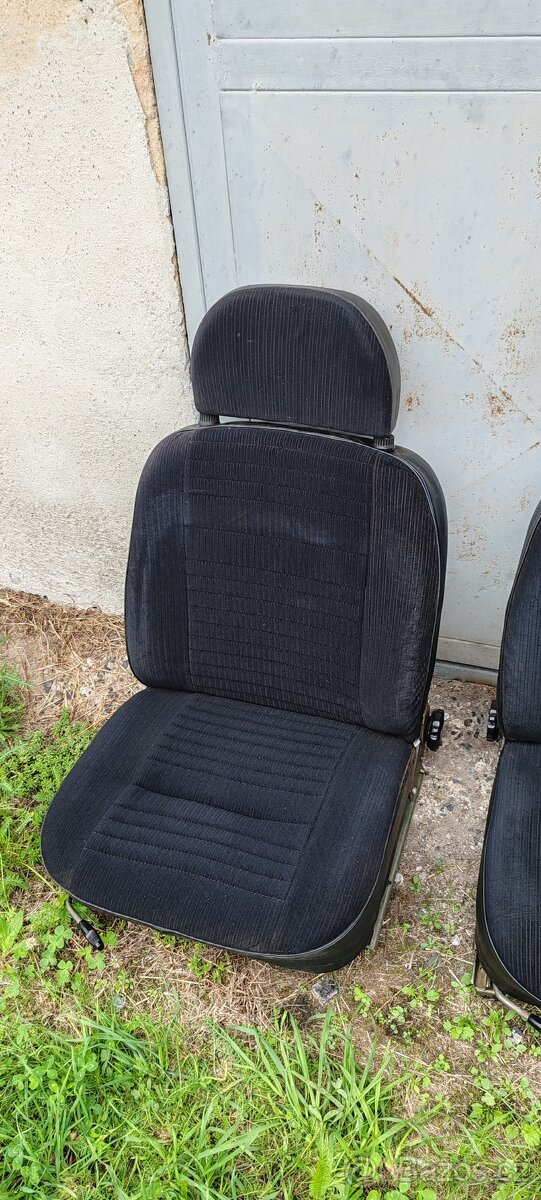 Sedačky Škoda 130L - 2