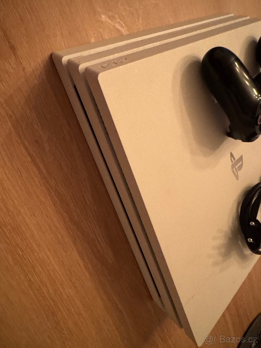 Playstation 4 pro 1T - 2