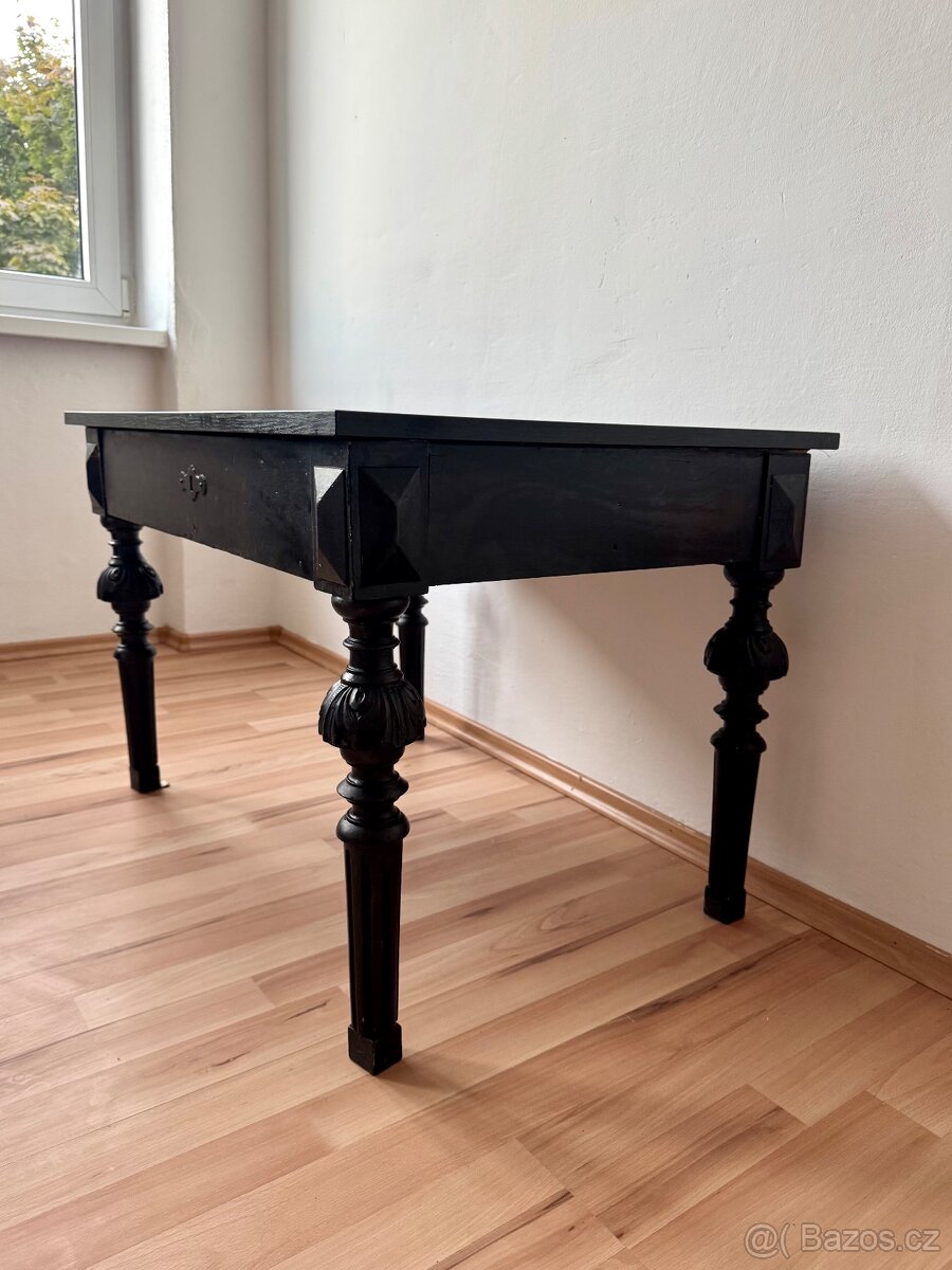 Starožitný konferenční stolek - 2