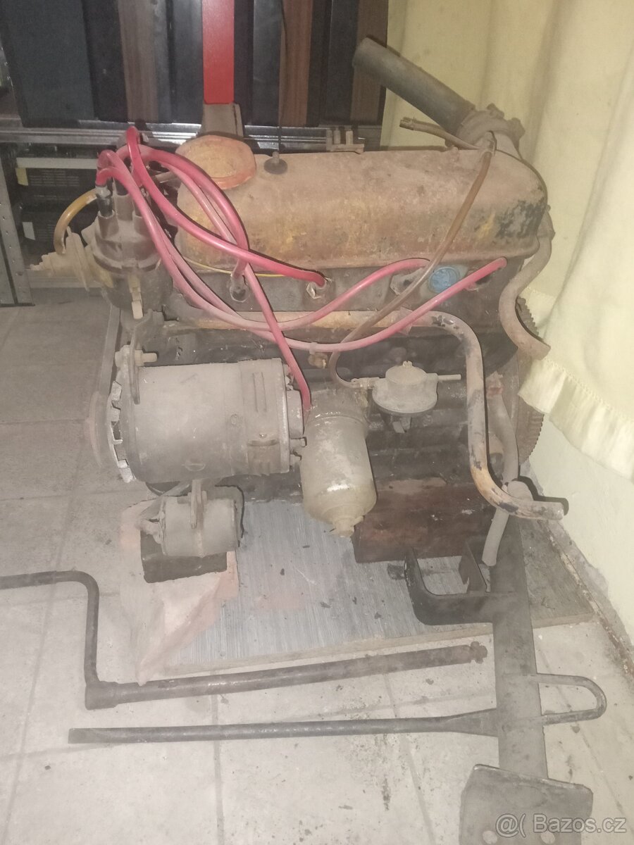Dva motory skoda110L - 2