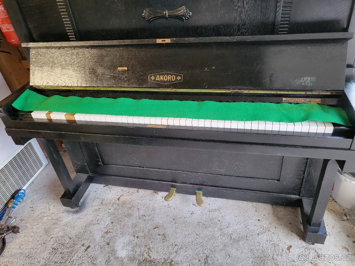 Piano Akord - 2