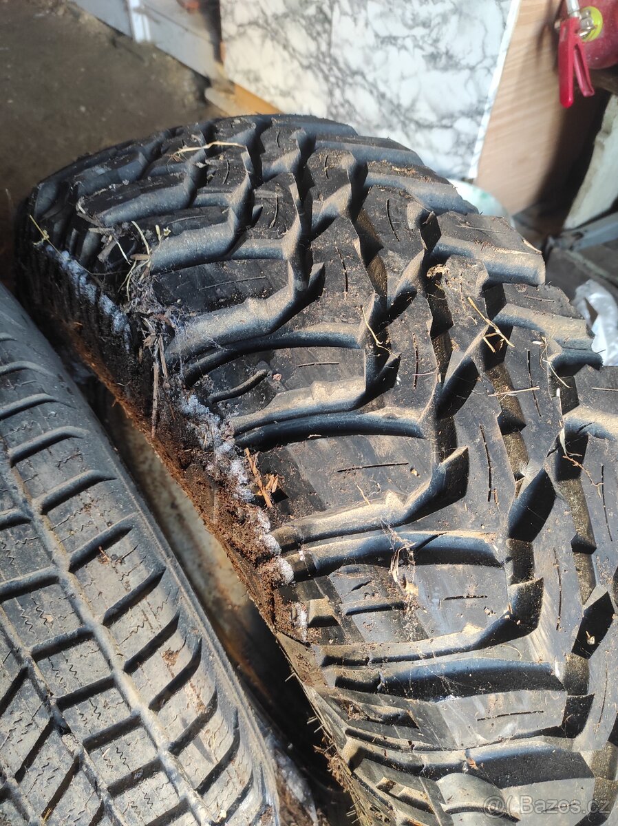 265/75 r16 Cooper discaverer stt - 2