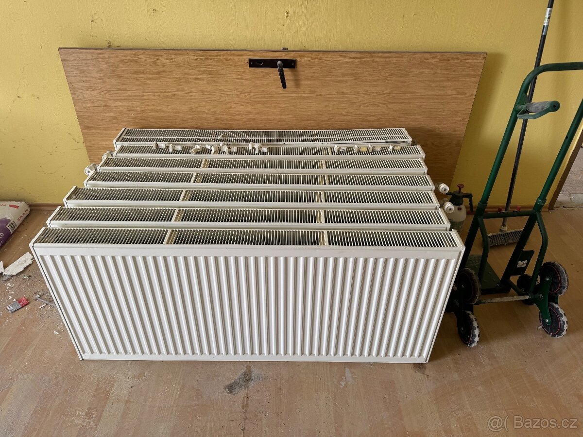 Pěkné použité radiátory 1400x600 - 2
