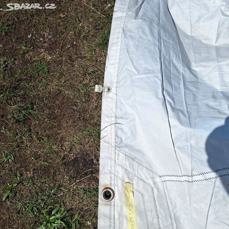 Prodám hlavní plachtu 7,8x2,8 m. - 2