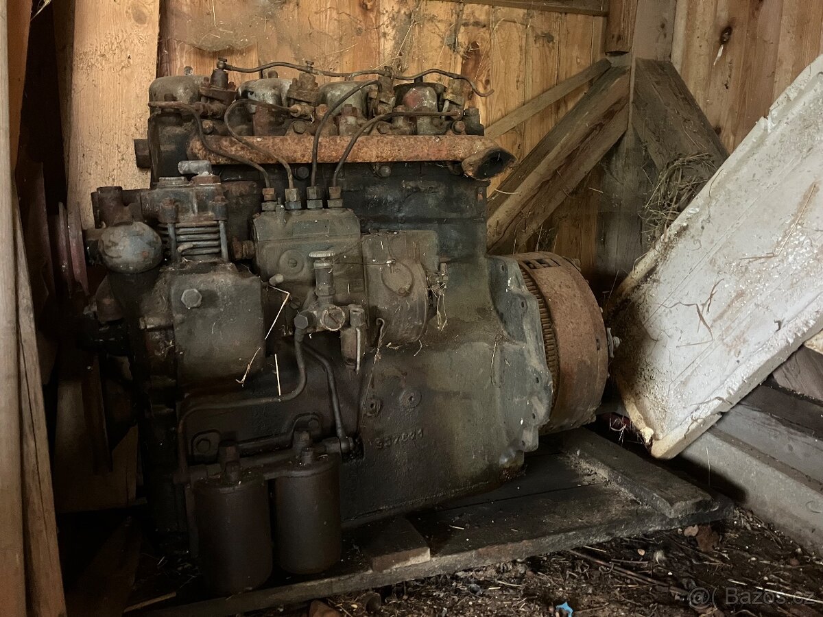 motor traktor - 2